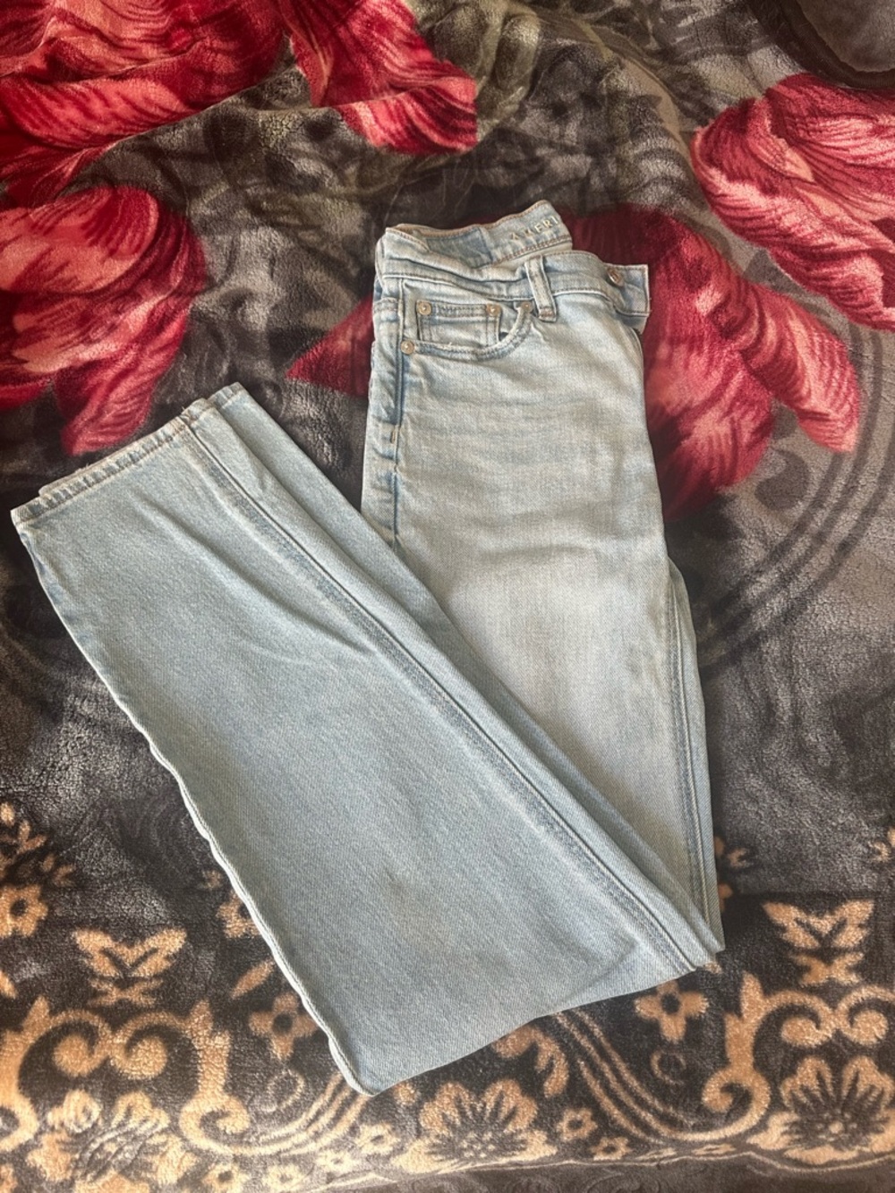 AEO Light Wash Straight Leg Jeans
